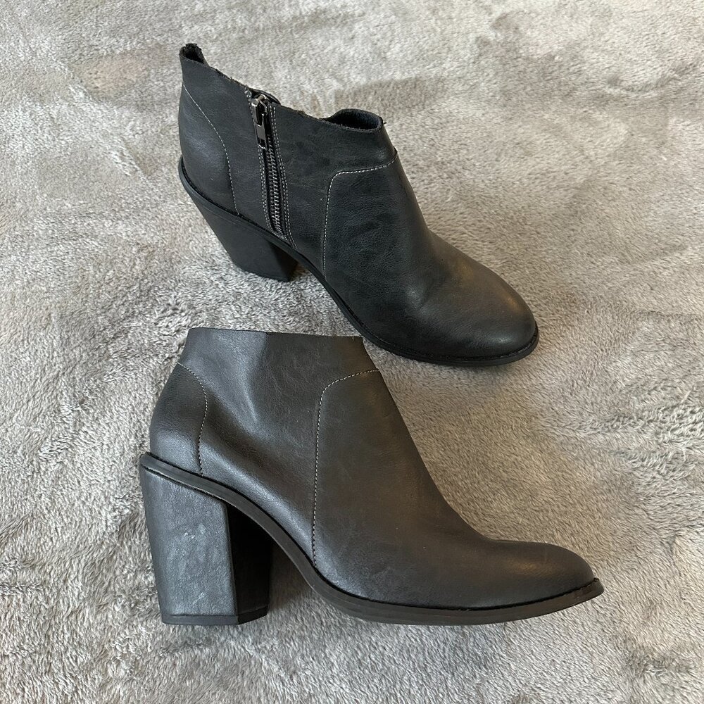 Farylrobin + Free People Black Ankle Boots Booties Heeled Women's size 9